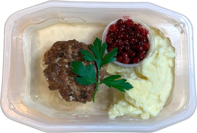 Oxfärsbiff Med Mos Gräddsås Och Lingon